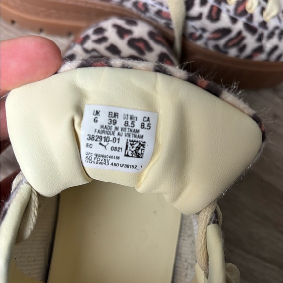 PUMA Mayze platform sneaker fuzzy leopard print size 8.5 womens shoes. - Picture 4 of 5